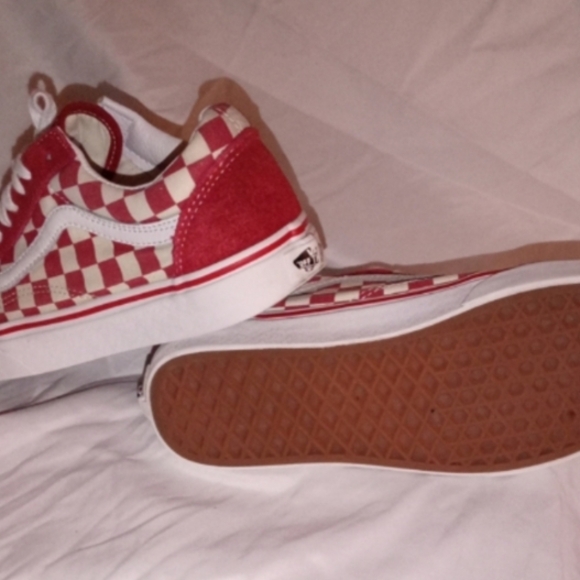 Red Checkerboard VANS- Womens Size 7.5 - Mens 6 - Picture 5 of 10